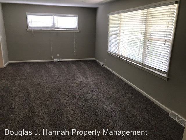 9601 Mission Rd - Photo 2 of 22