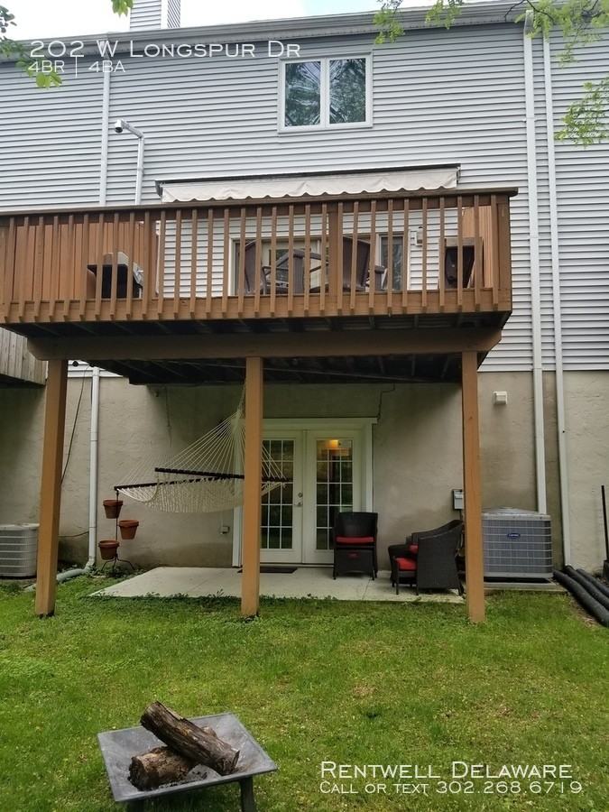 202 W Longspur Dr - Photo 3 of 48