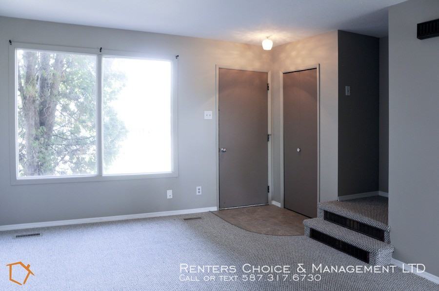 4728 58 Ave - Photo 3 of 13