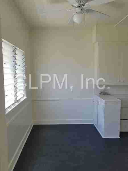 140 Elm Dr - Photo 3 of 50