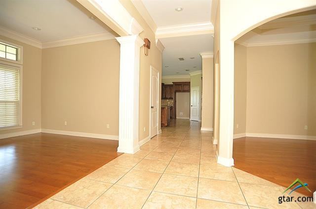 15233 Wagon Wheel Cir - Photo 3 of 34