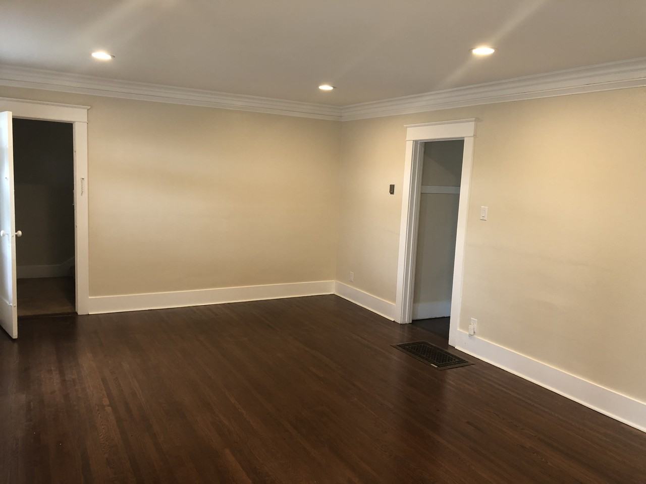 6548 Painter Ave - Photo 2 of 10