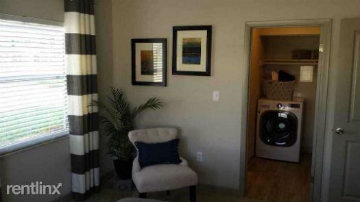 2035 Philippe Pkwy - Photo 3 of 36