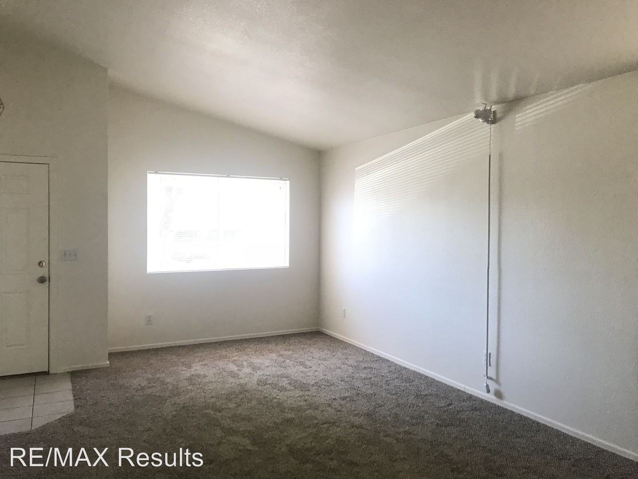 1653 E St Apollonia St - Photo 2 of 14