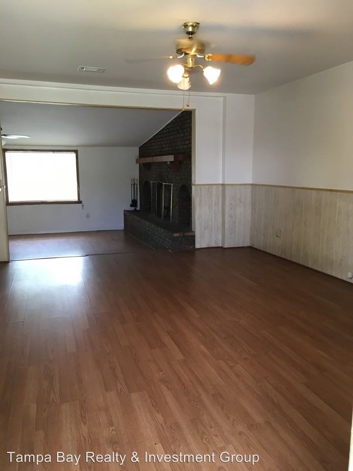 6410 Sawyer Rd - Photo 2 of 15