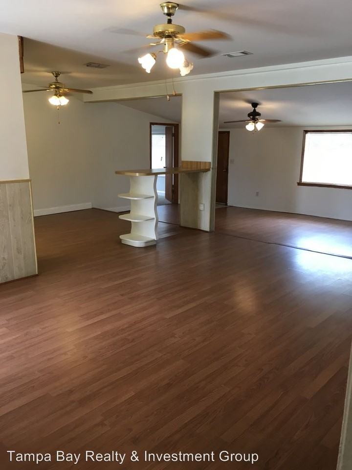 6410 Sawyer Rd - Photo 3 of 15