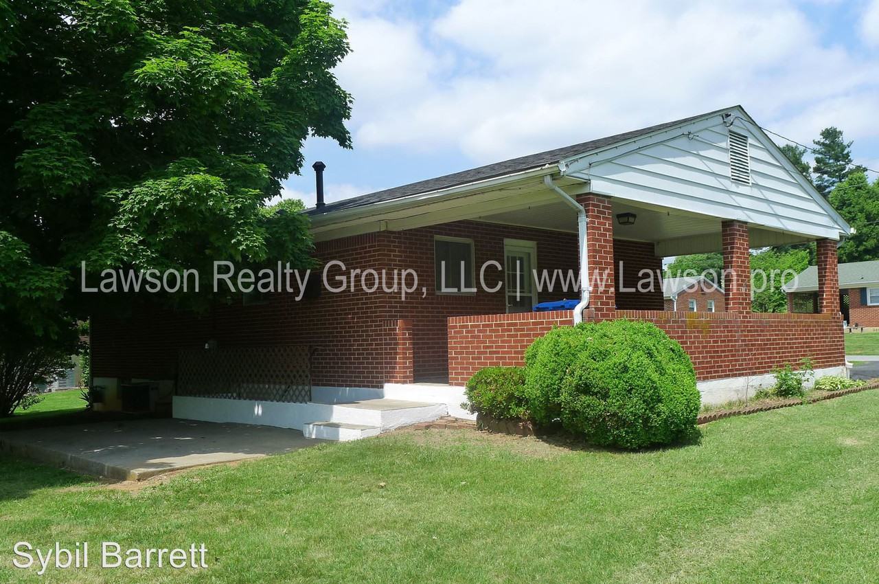 2819 Arrington Dr NE - Photo 2 of 22