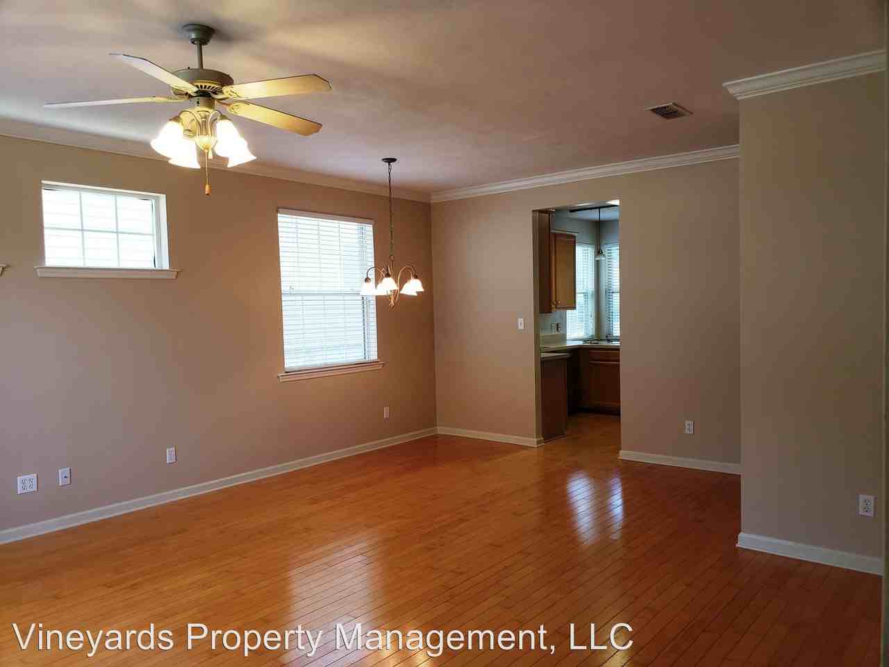 1994 Mallory Square - Photo 3 of 24