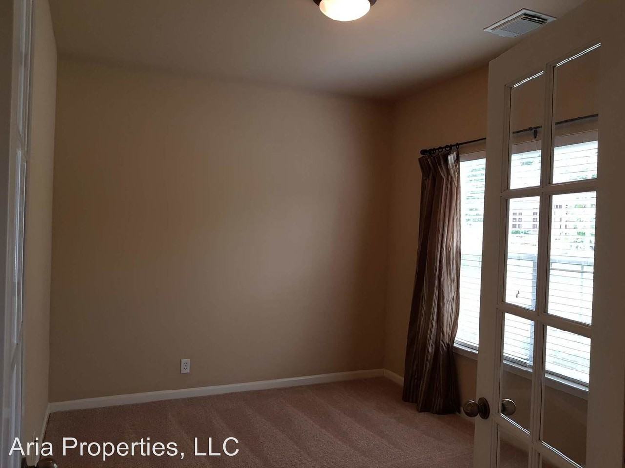 812 Barrington Pl Dr - Photo 3 of 15