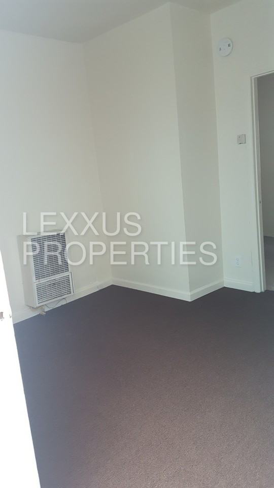 637 1/2 W 3rd St #8 - Photo 2 of 4