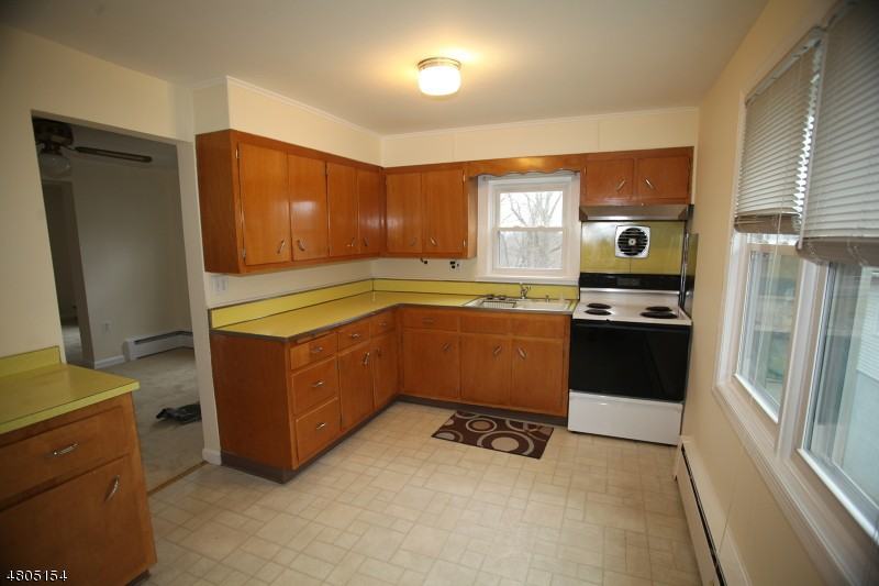 27 Hillside Ave - Photo 2 of 8