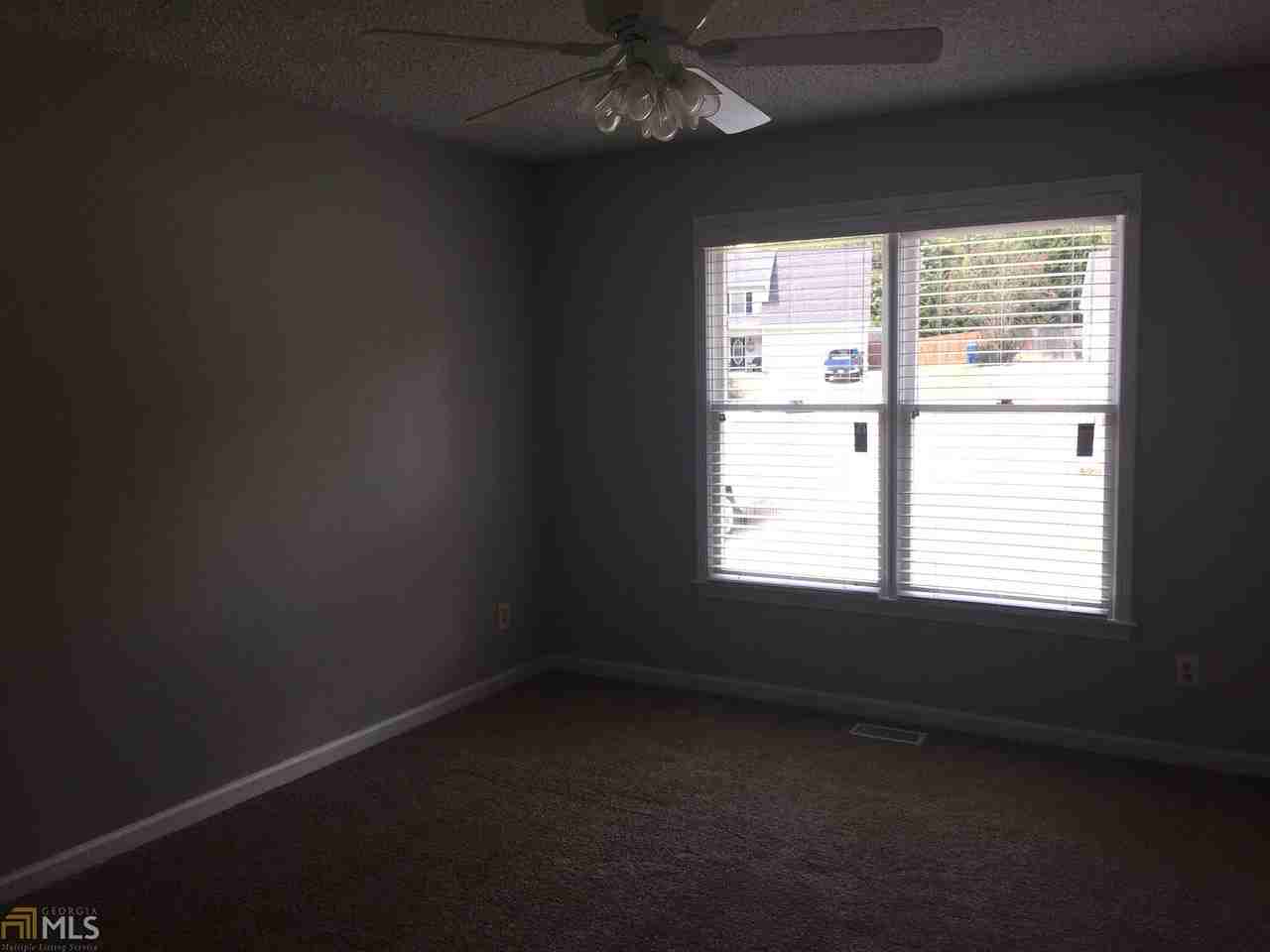 207 Kentwood Dr - Photo 3 of 13