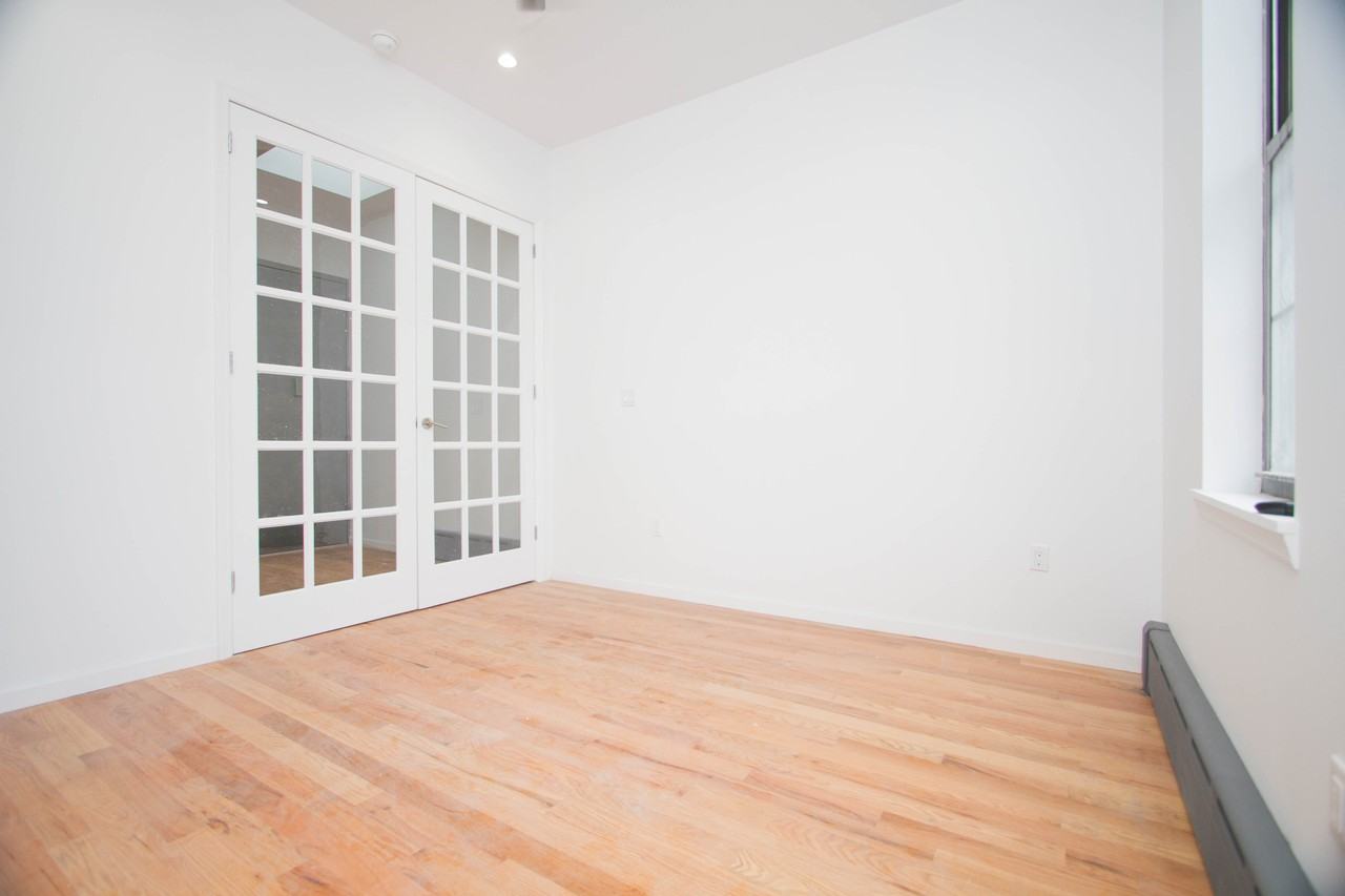 1418 Dekalb Avenue #1r - Photo 3 of 9