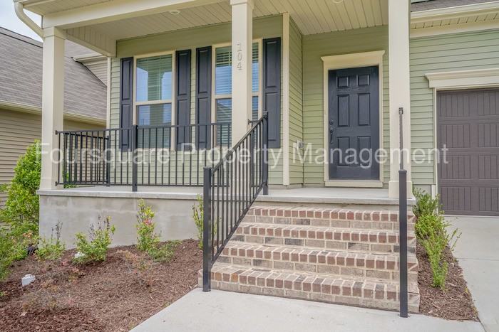 104 Peninsula Court - Photo 3 of 27