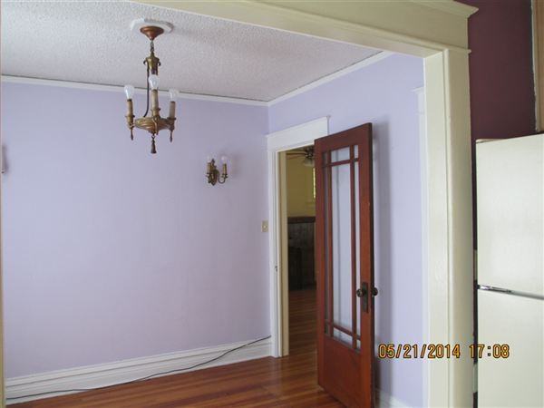 $1099- 611 S Pearl St Carriage House - Photo 3 of 16