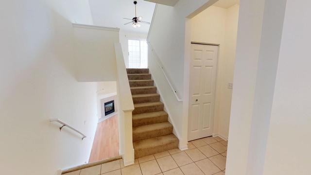 1715 Fieldstone Ct - Photo 3 of 20