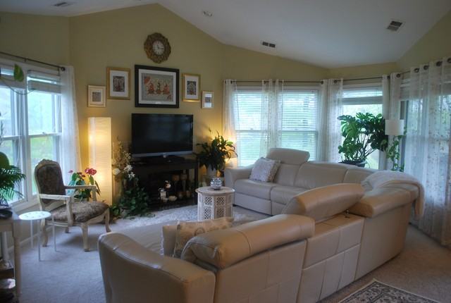 360 Satinwood Terrace - Photo 2 of 14