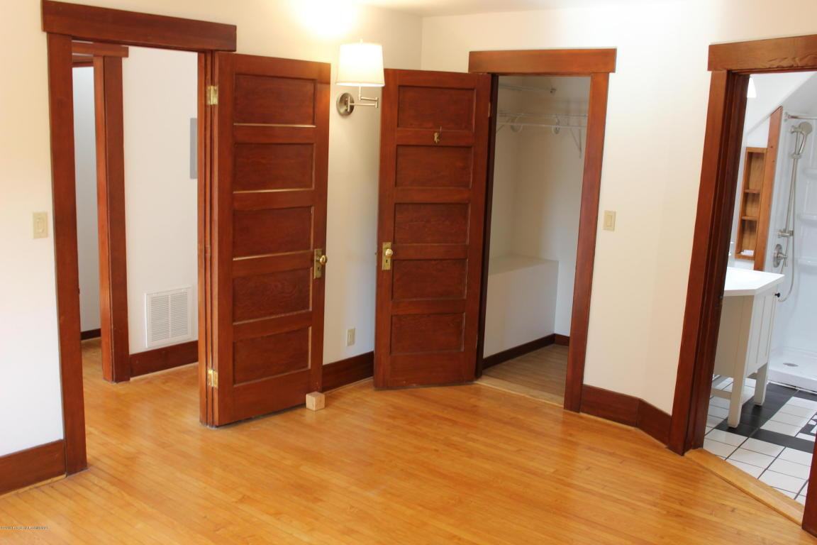 621 S Marengo Ave - Photo 3 of 19