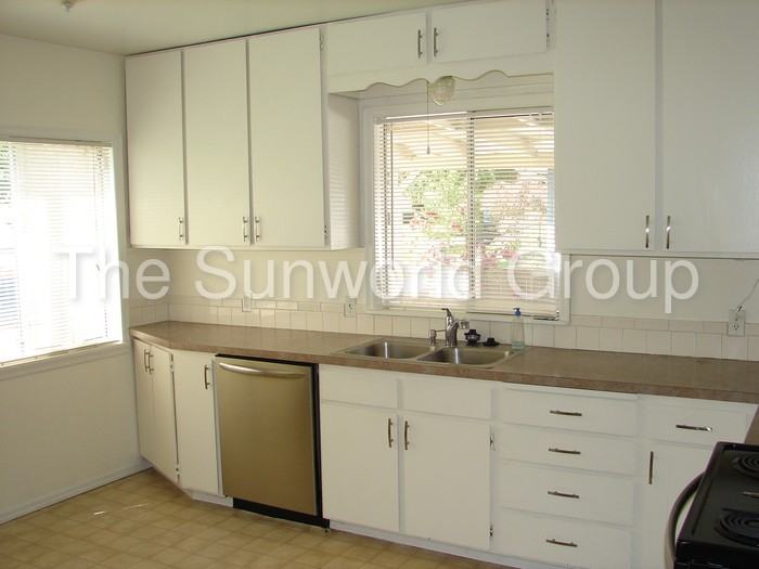 456 19th Ave - Photo 2 of 23