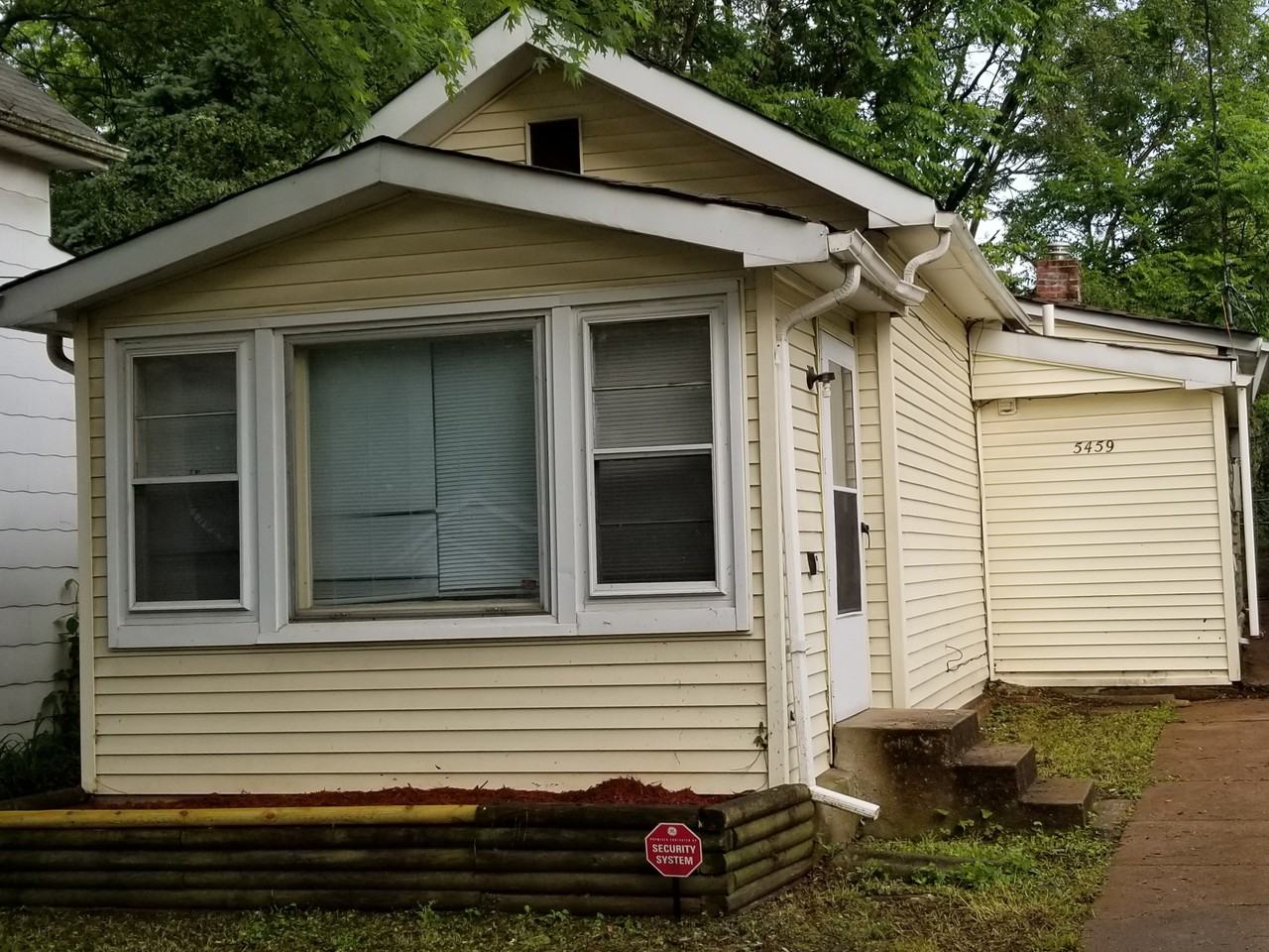 5459 Hamilton Avenue - Photo 2 of 3