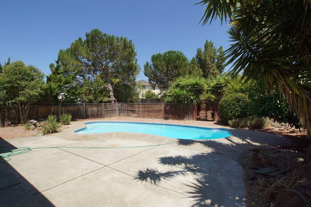 3486 Pinnacle Dr - Photo 2 of 13