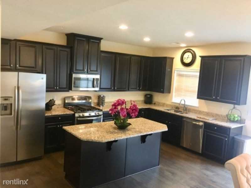 1813 Rutgers Ln - Photo 2 of 10