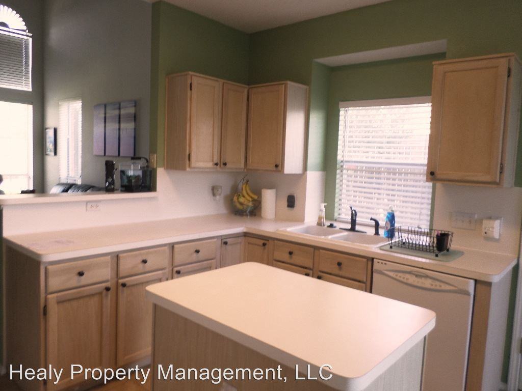 1810 Post Oak Dr - Photo 2 of 16