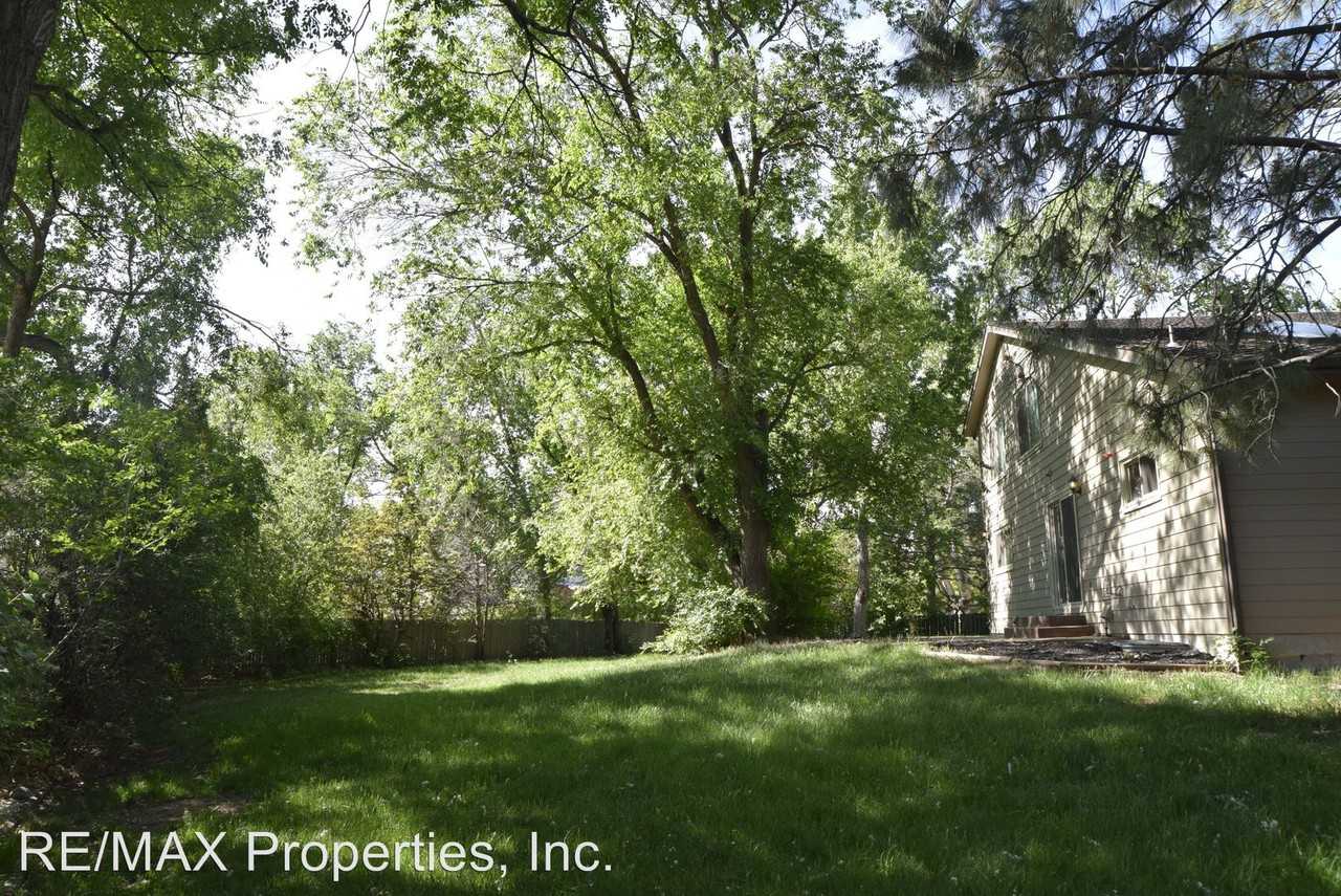 570 Wembleton Pl - Photo 3 of 24