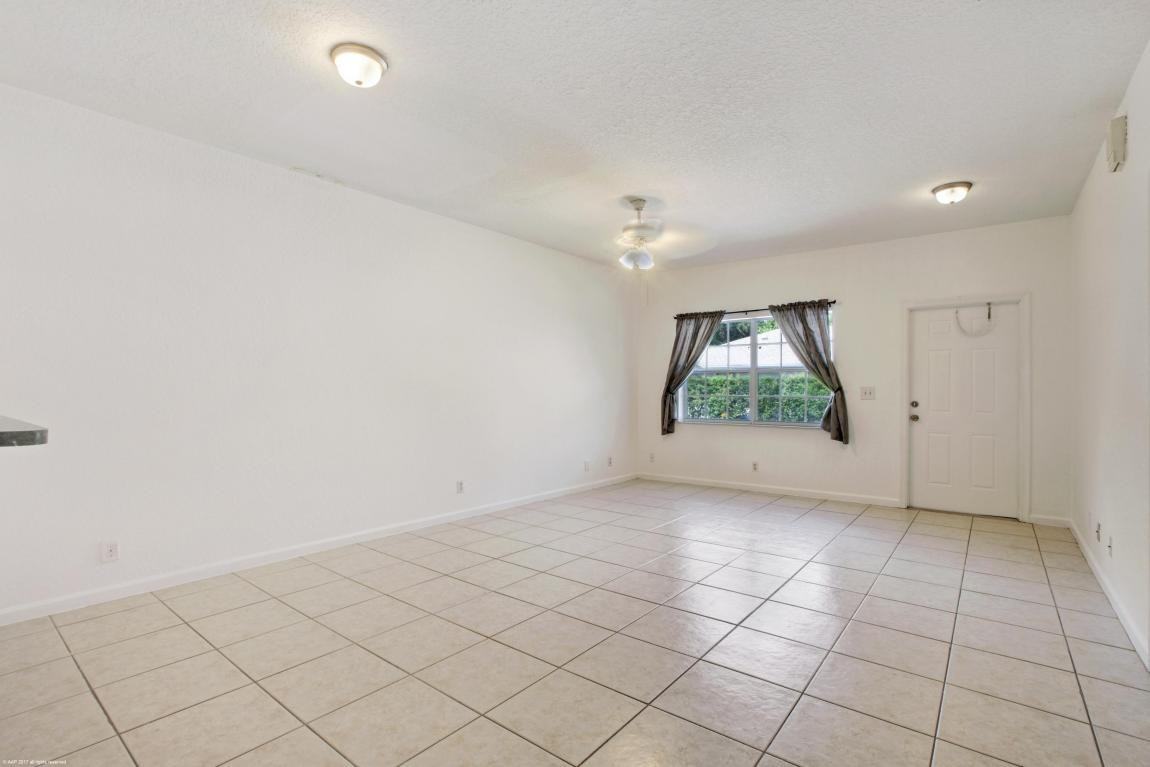 1438 Hawthorne Place - Photo 3 of 24