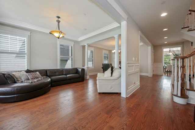 7 Chestnut Ave - Photo 3 of 31