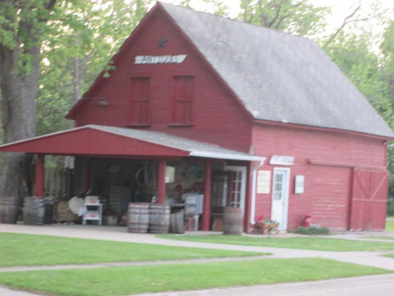 212 Sanilac Rd - Photo 2 of 3