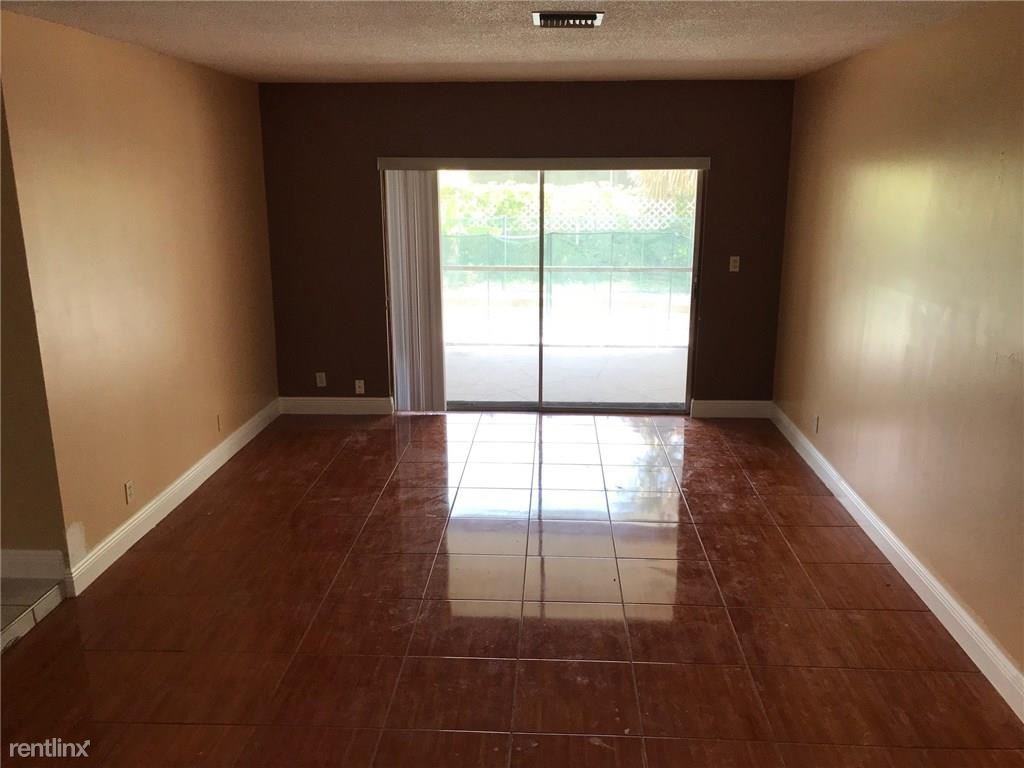 7509 NW 40th Pl - Photo 2 of 7