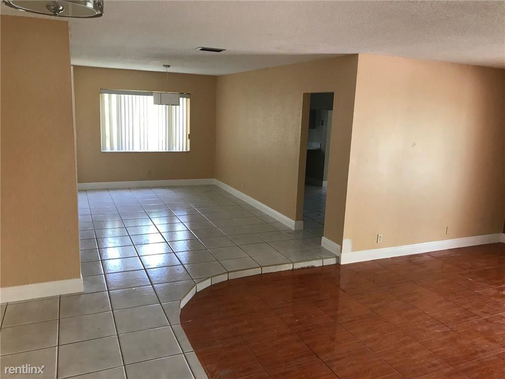 7509 NW 40th Pl - Photo 3 of 7