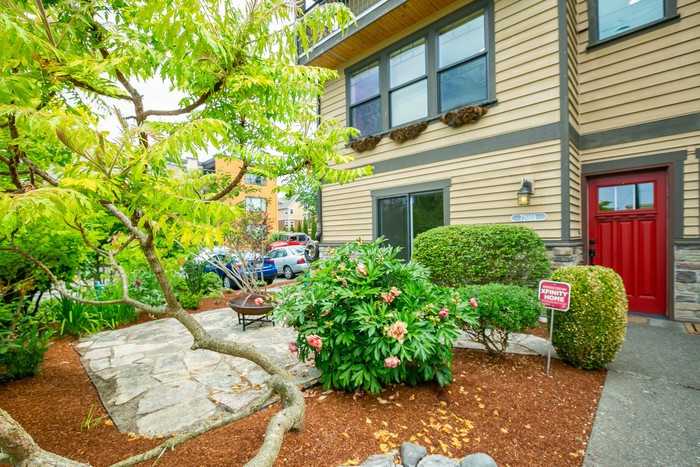 7202 California Ave SW #A - Photo 2 of 24