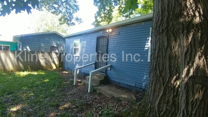 3374 N Drexel Ave - Photo 3 of 13