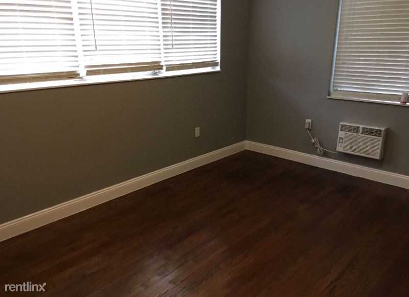 661 SW 11th St - Photo 3 of 15