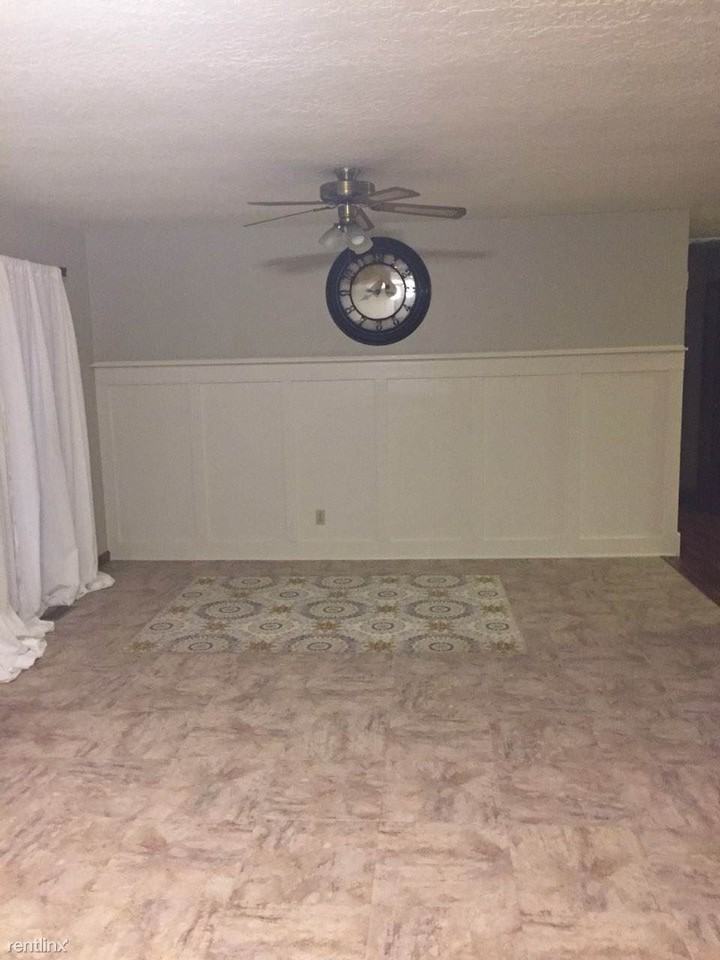 565 Water Tower Rd N - Photo 2 of 7