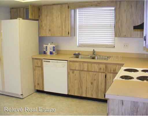 6323 Bikini Rd - Photo 3 of 8