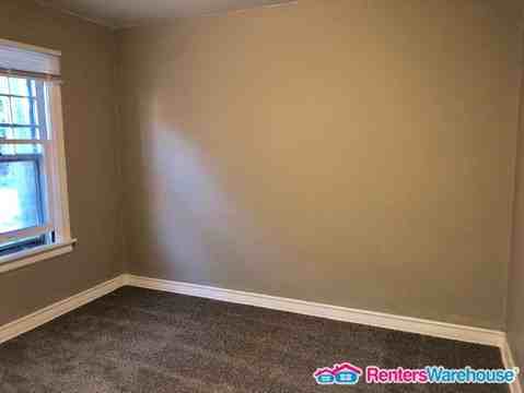 8647 Hume Ave - Photo 3 of 7