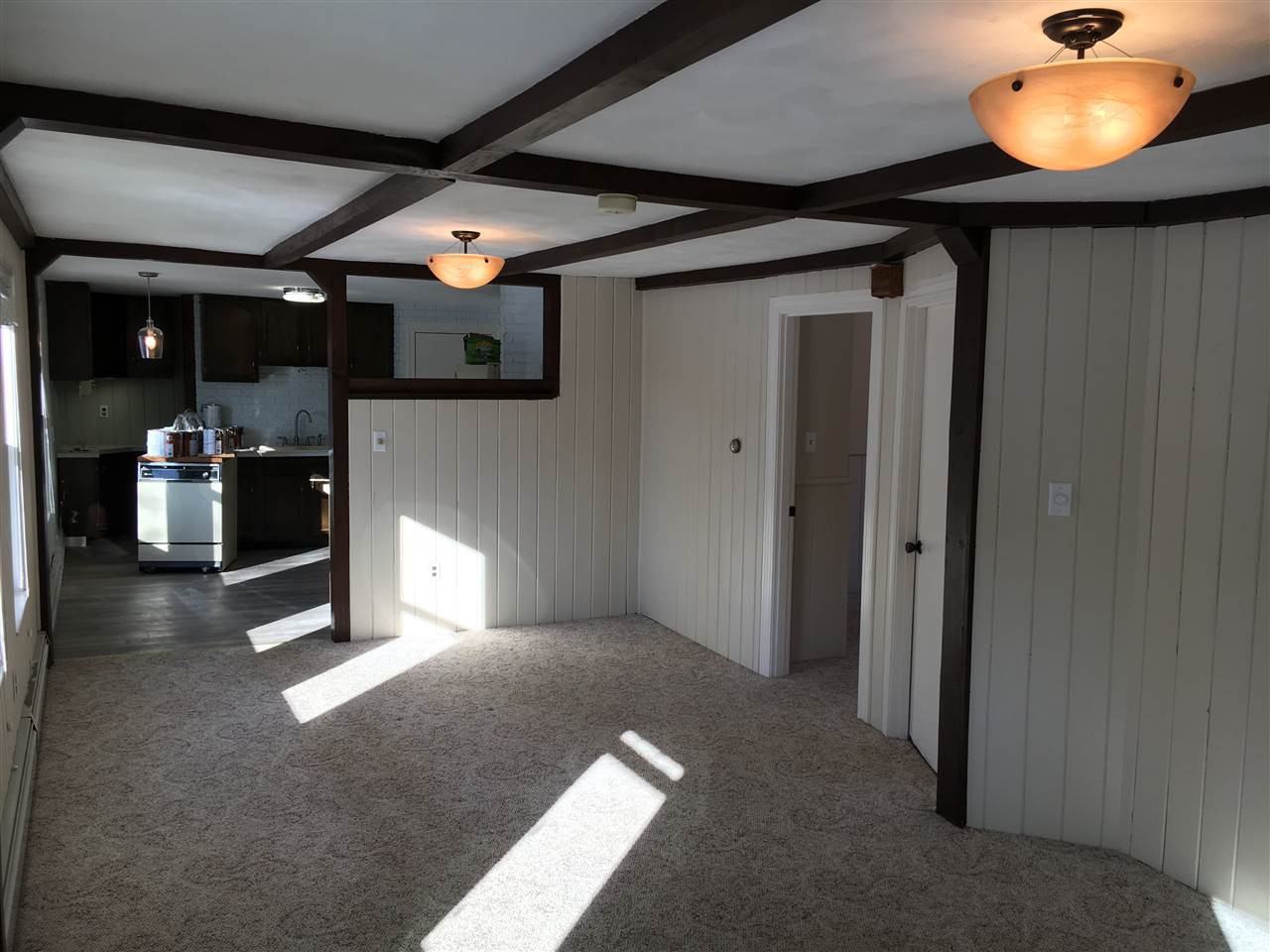 21 Underhill St - Photo 3 of 19