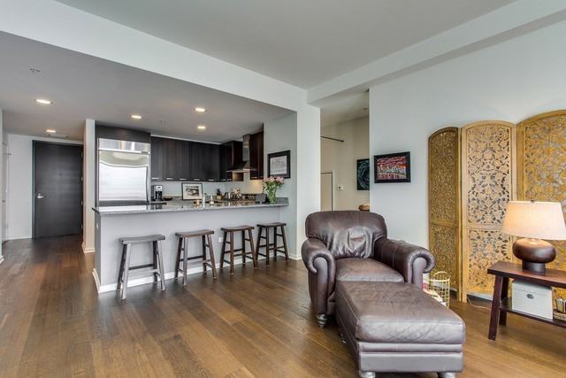 240 E Illinois St #1805 - Photo 2 of 11