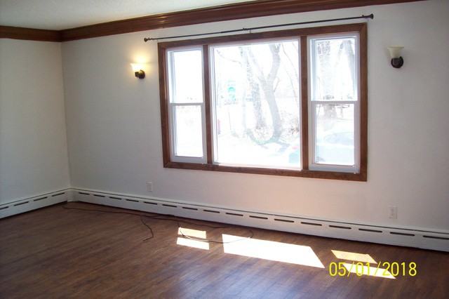 2110 Lewis Ave - Photo 3 of 9