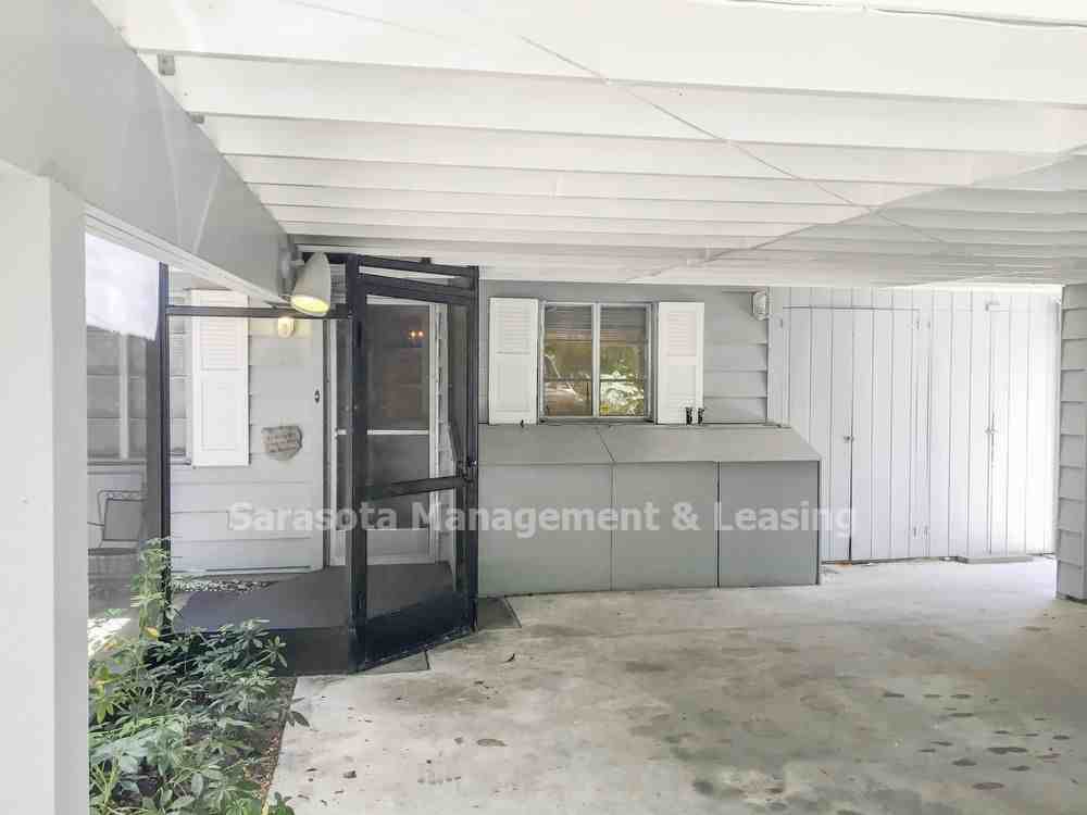 4907 Oxford Dr - Photo 2 of 13