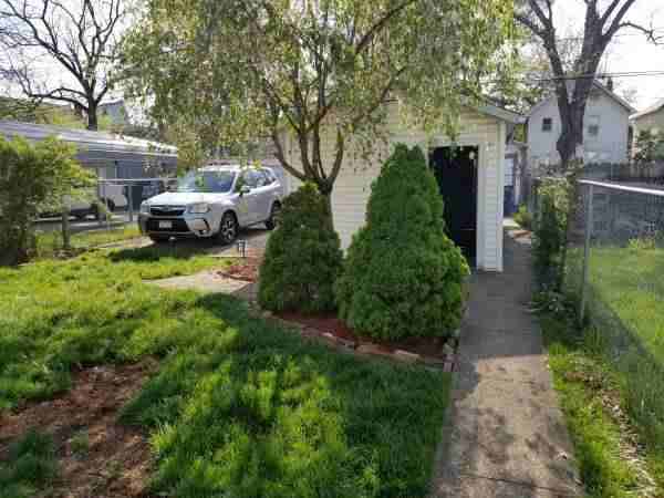 2393 Glenmawr Ave - Photo 2 of 8