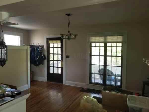 2393 Glenmawr Ave - Photo 3 of 8