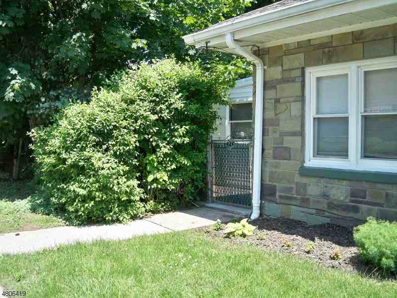 848 Belmont Ave - Photo 3 of 17