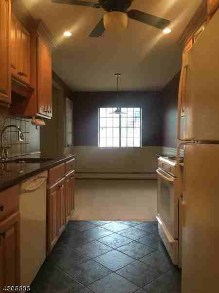 2F Avon Ct #f - Photo 2 of 9