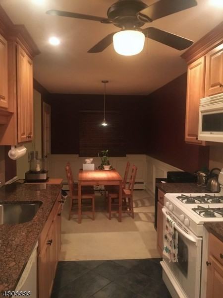 2F Avon Ct #f - Photo 3 of 9