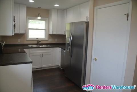 7 NE 1st St - Photo 3 of 11