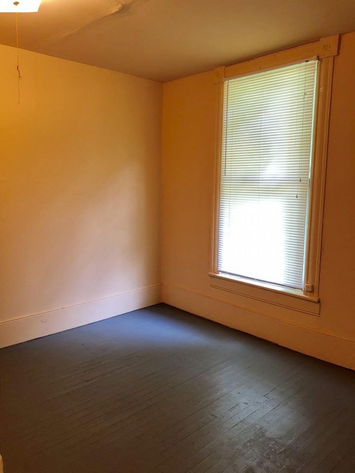 2306 Fairfax Ave - Photo 2 of 5